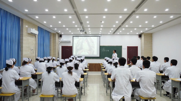 河北同仁医学中专招生对象